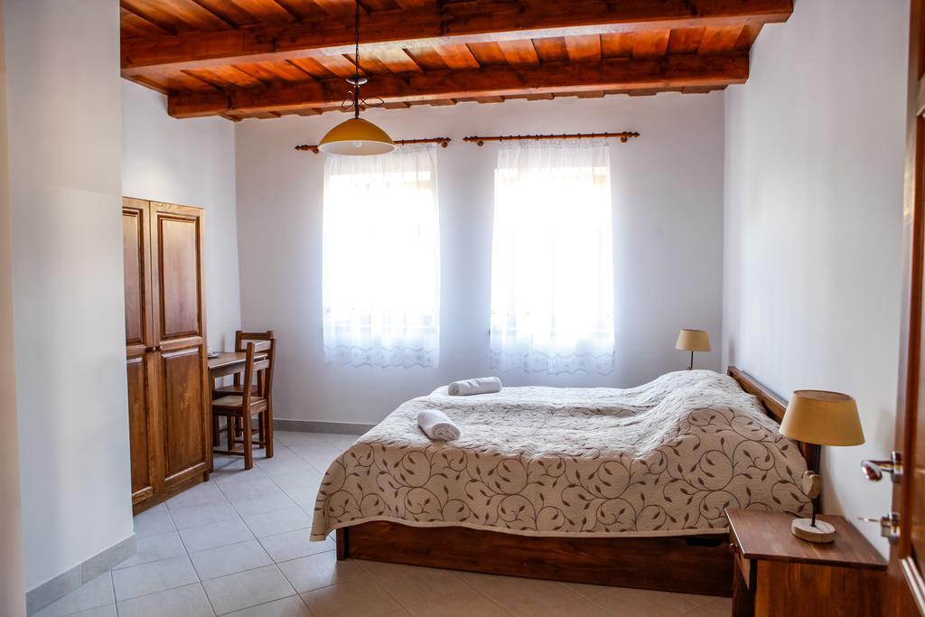 Katica Vendeghaz Otel Tarcal Oda fotoğraf