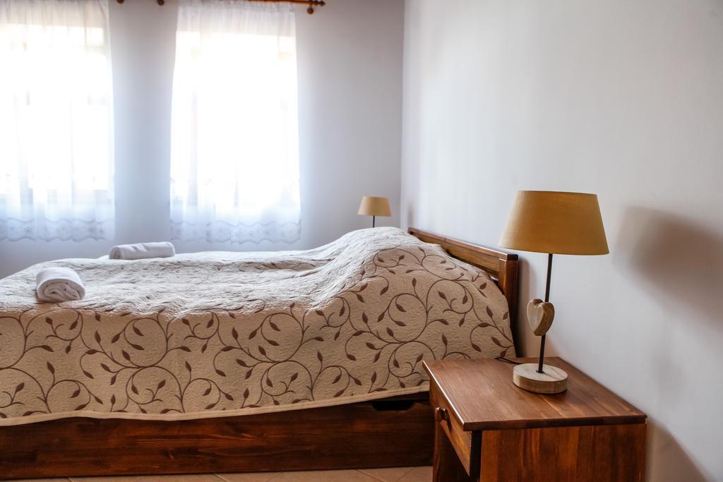 Katica Vendeghaz Otel Tarcal Oda fotoğraf